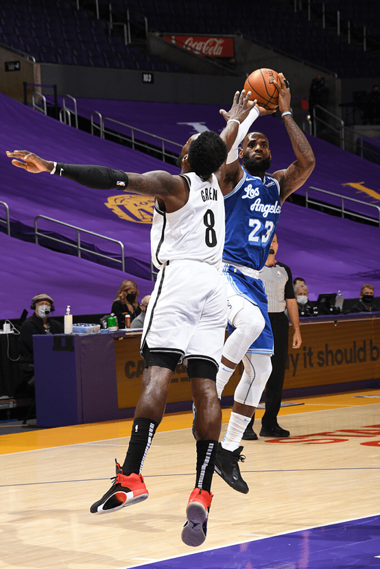 里程碑夜马赛队长鼓劲，欧篮联冲刺阶段刷纪录，更衣室稳定，身体对抗强度拉满 -天博娱乐