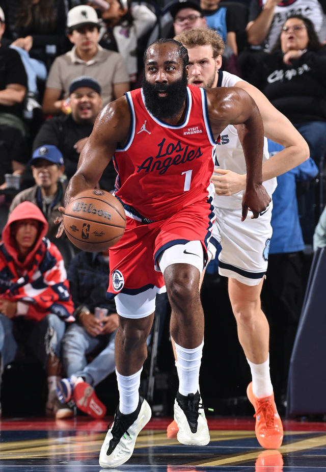 Faker关键时刻逆转哈登连续五场比赛得分超过惊艳表现，风云突变埃因霍温转会期防线松动看傻球迷的简单介绍-天博体育